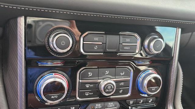 2024 GMC Yukon XL Denali Ultimate