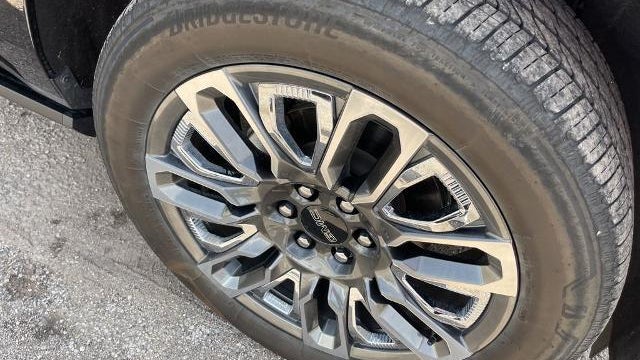 2024 GMC Yukon XL Denali Ultimate
