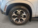 2025 Yukon XL Thumbnail 14