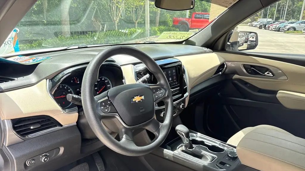 2023 Chevrolet Traverse LS