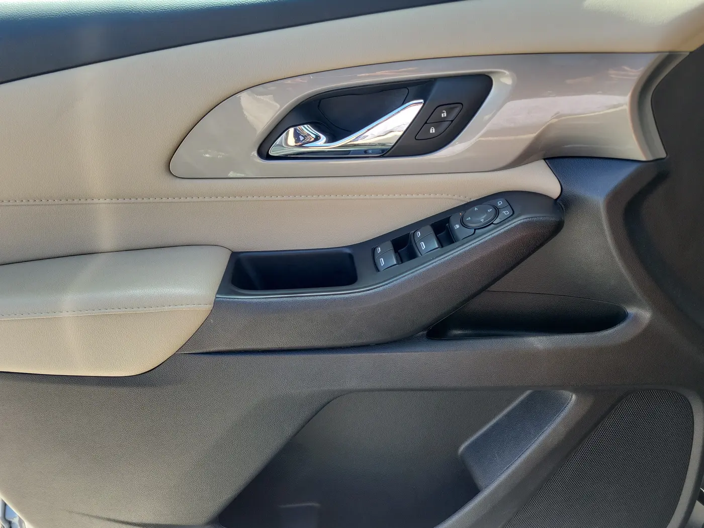 2023 Chevrolet Traverse - $22,880