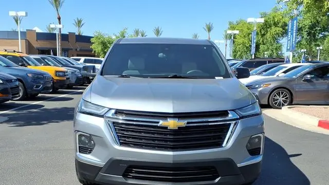 2023 Chevrolet Traverse LS