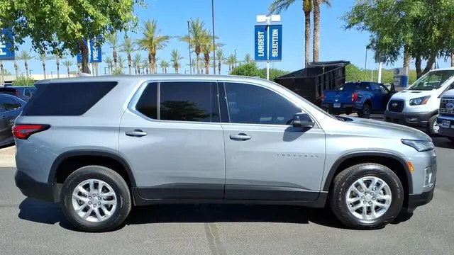 2023 Chevrolet Traverse LS