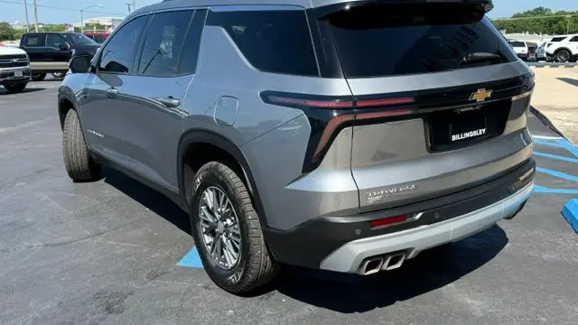 2024 Chevrolet Traverse LT