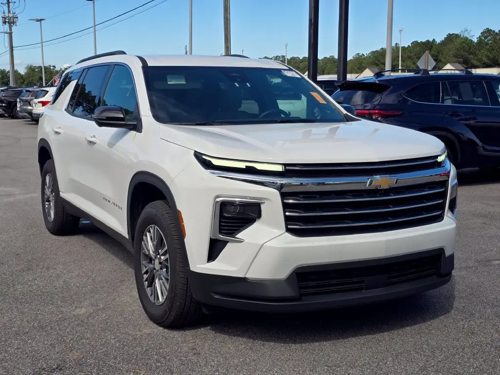 2026 Chevrolet Traverse - $38,399