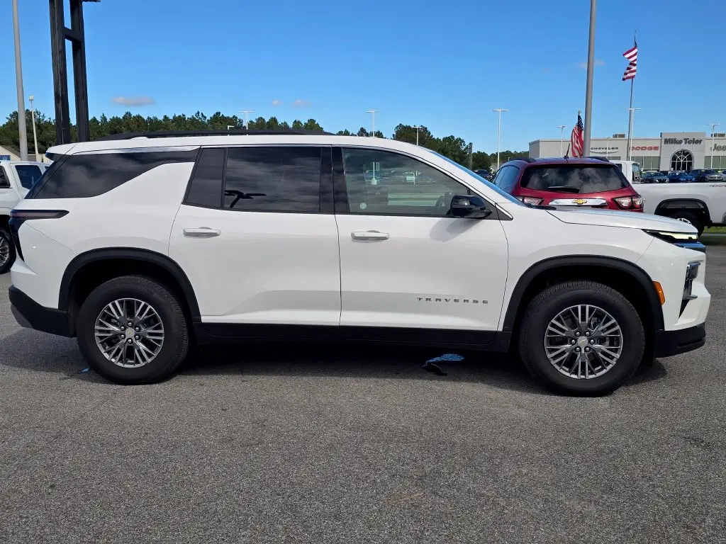 2026 Chevrolet Traverse - $38,399