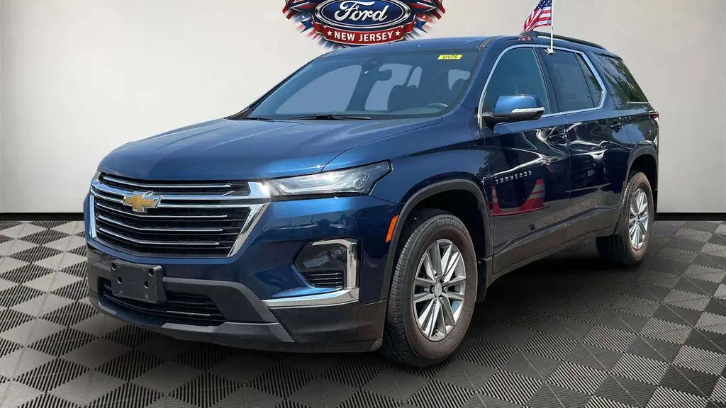 2023 Chevrolet Traverse LT Cloth