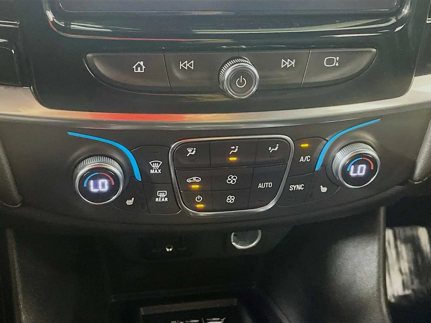 2023 Chevrolet Traverse - $26,995