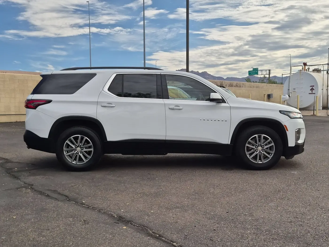 2023 Chevrolet Traverse - $24,594