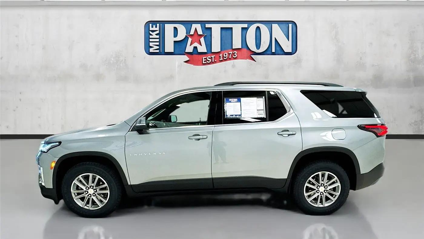 2023 Chevrolet Traverse LT Cloth