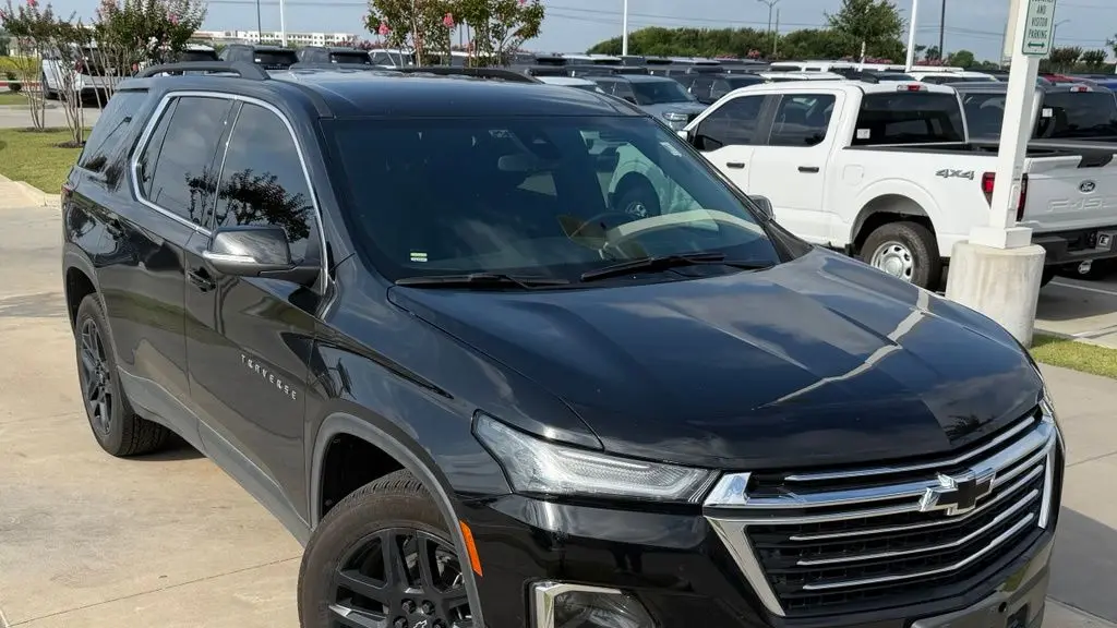 2022 Chevrolet Traverse LT Cloth