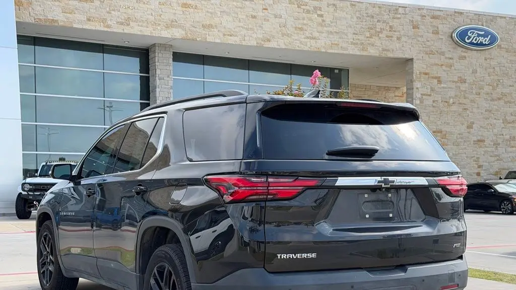 2022 Chevrolet Traverse LT Cloth