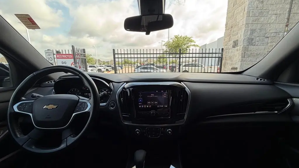 2022 Chevrolet Traverse LT Cloth