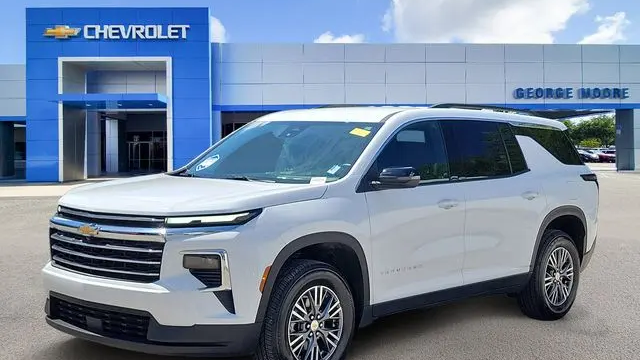 2025 Chevrolet Traverse LT