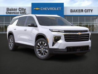 2025 Chevrolet Traverse with Summit White Exterior