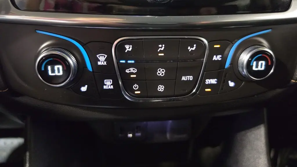 2021 Chevrolet Traverse LT Leather