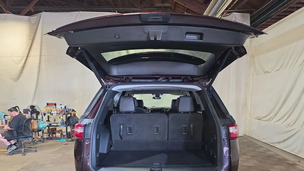 2021 Chevrolet Traverse LT Leather