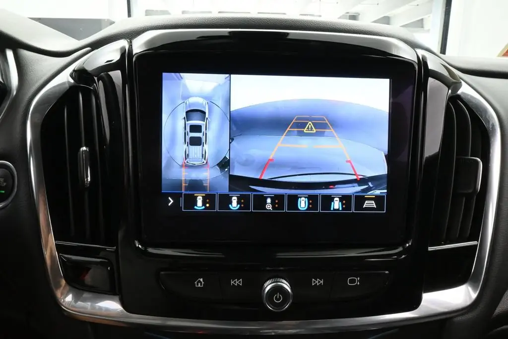 2021 Chevrolet Traverse - $15,981