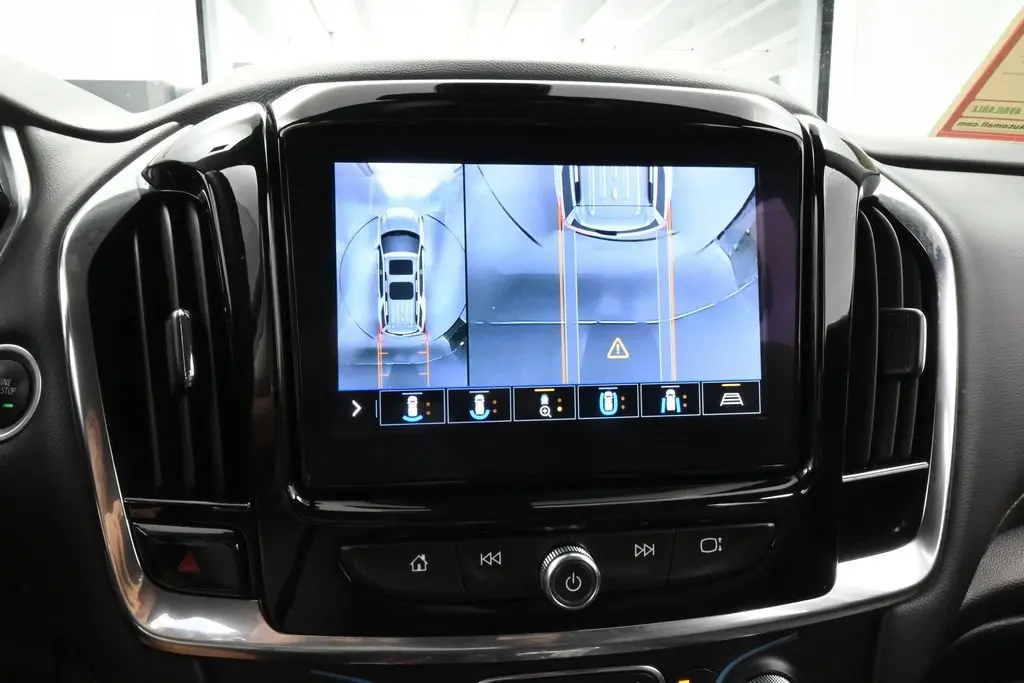 2021 Chevrolet Traverse - $15,981
