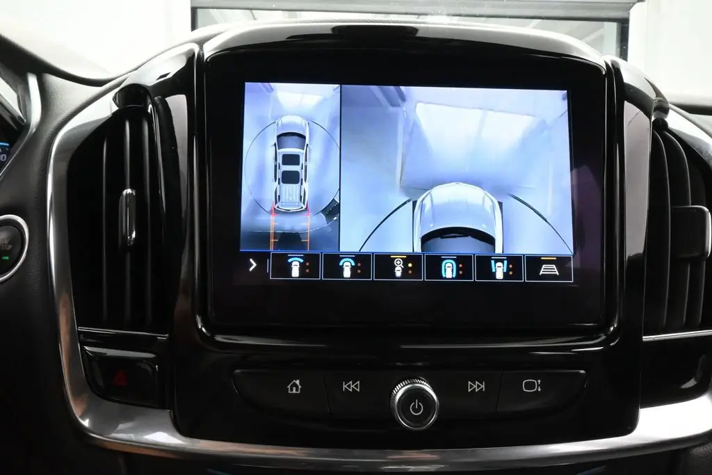 2021 Chevrolet Traverse - $15,981