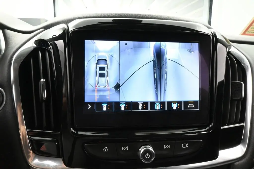 2021 Chevrolet Traverse - $15,981