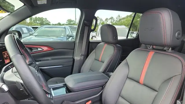2025 Chevrolet Traverse RS