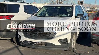 2020 Chevrolet Traverse with Summit White Exterior