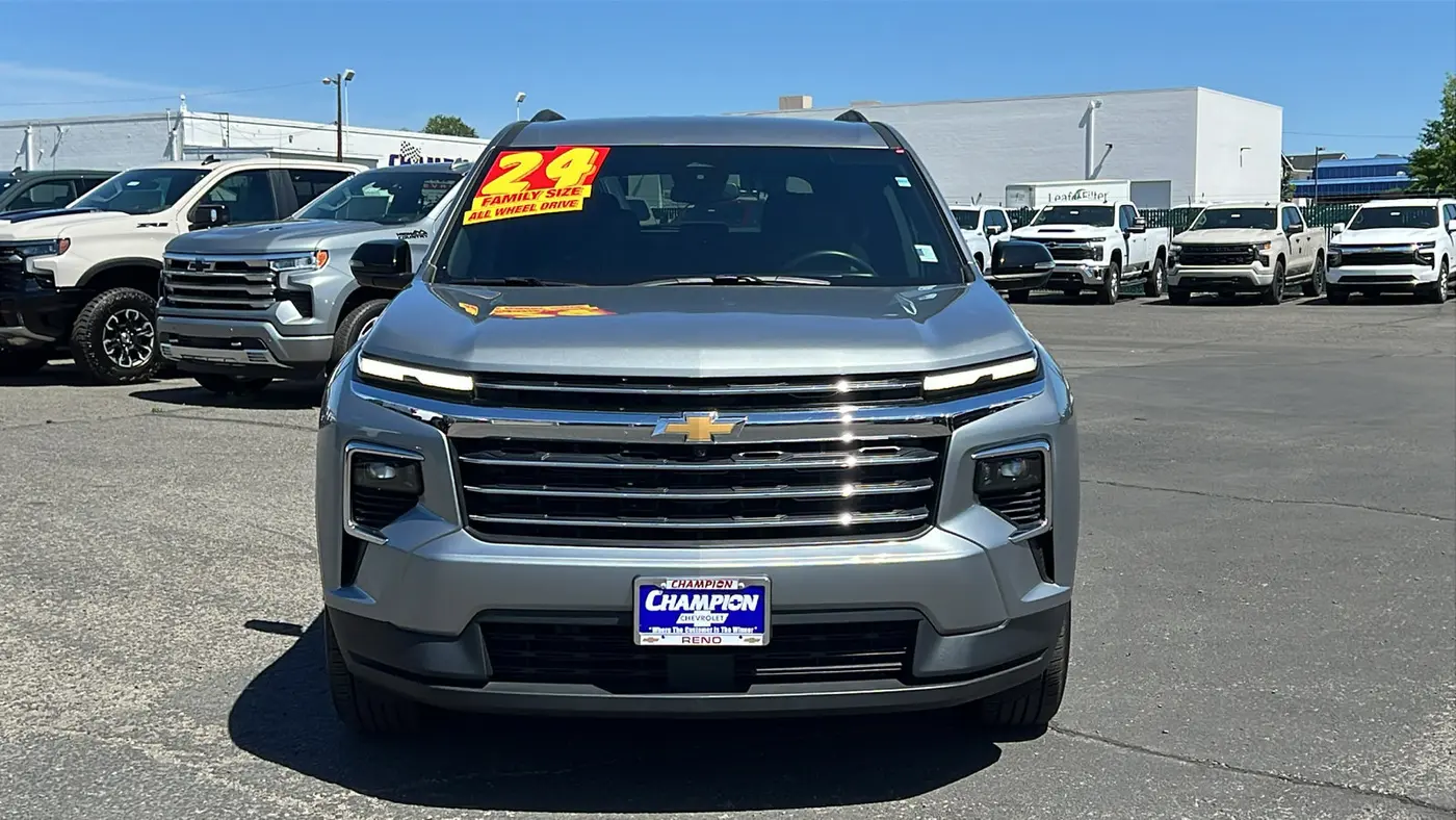2024 Chevrolet Traverse LT