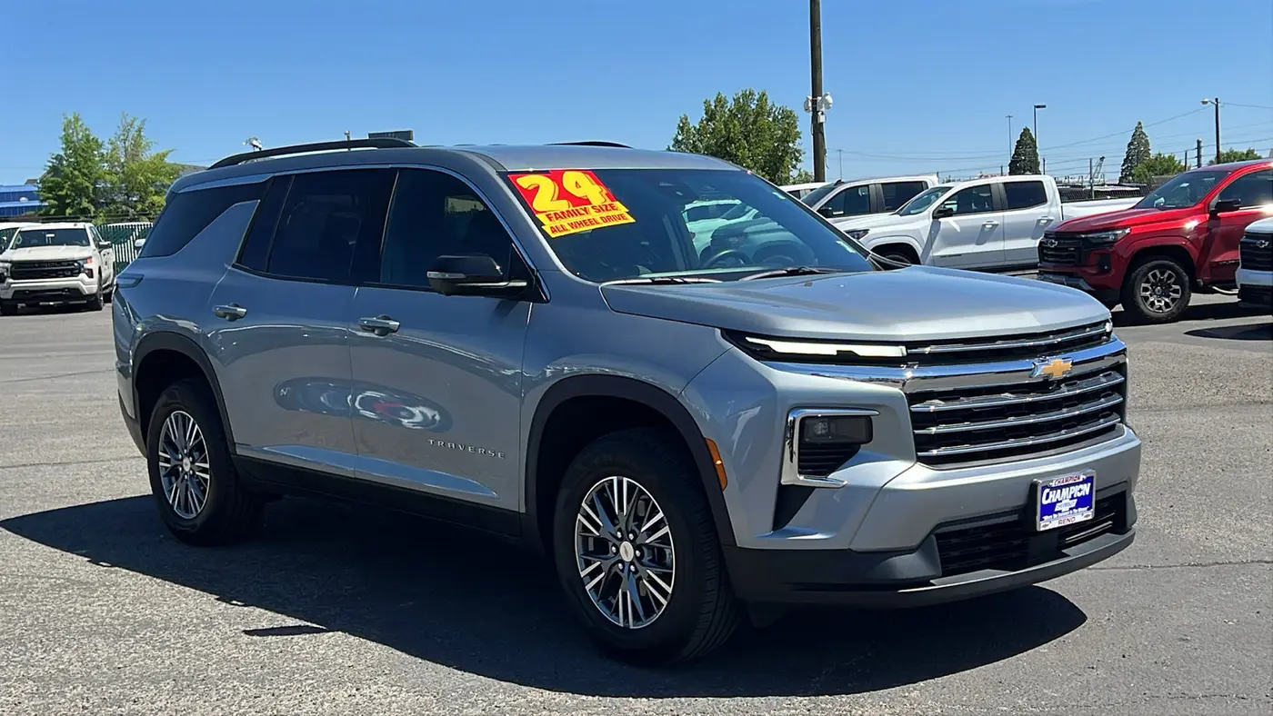 2024 Chevrolet Traverse LT
