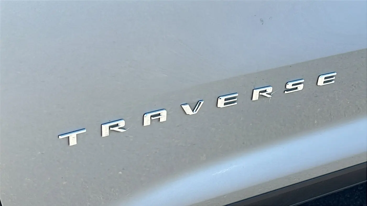2024 Chevrolet Traverse LT