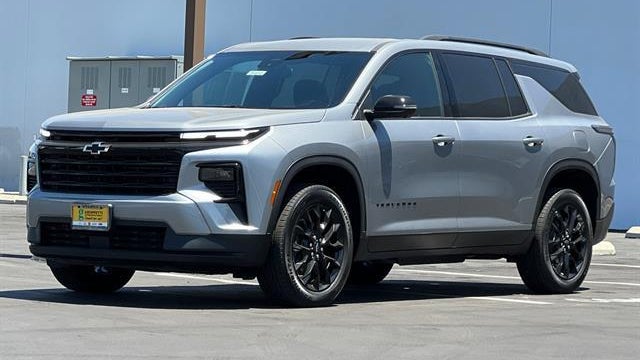 2024 Chevrolet Traverse LT