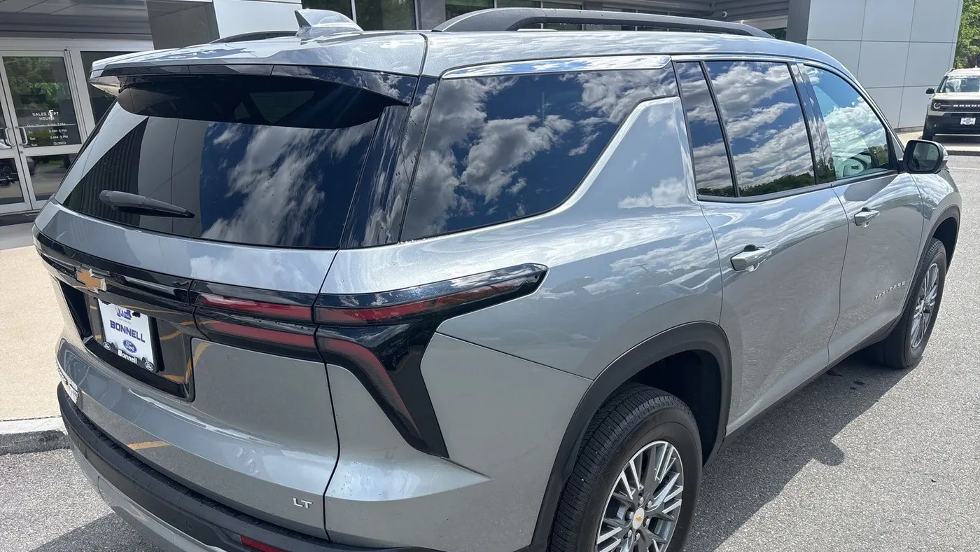 2024 Chevrolet Traverse LT