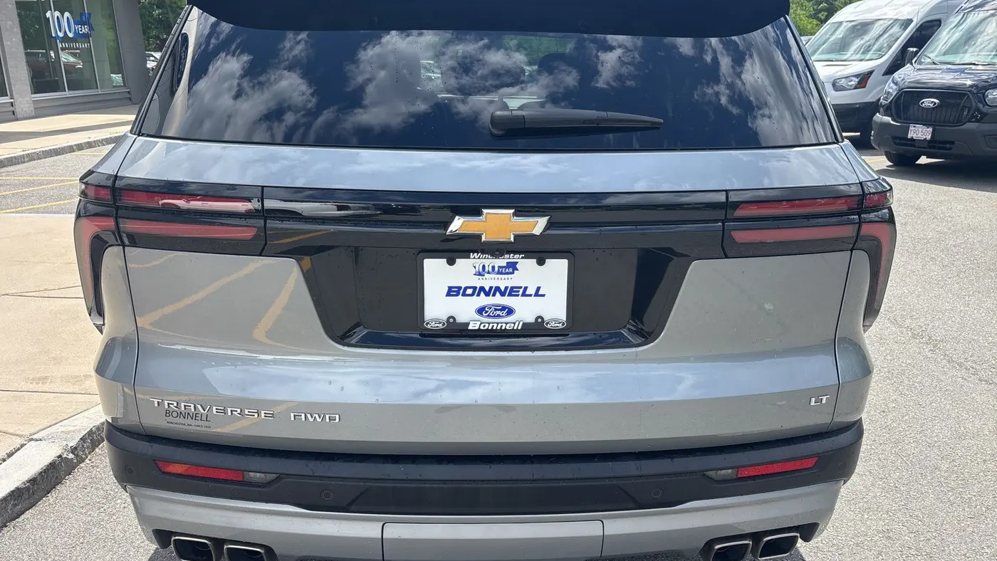 2024 Chevrolet Traverse LT