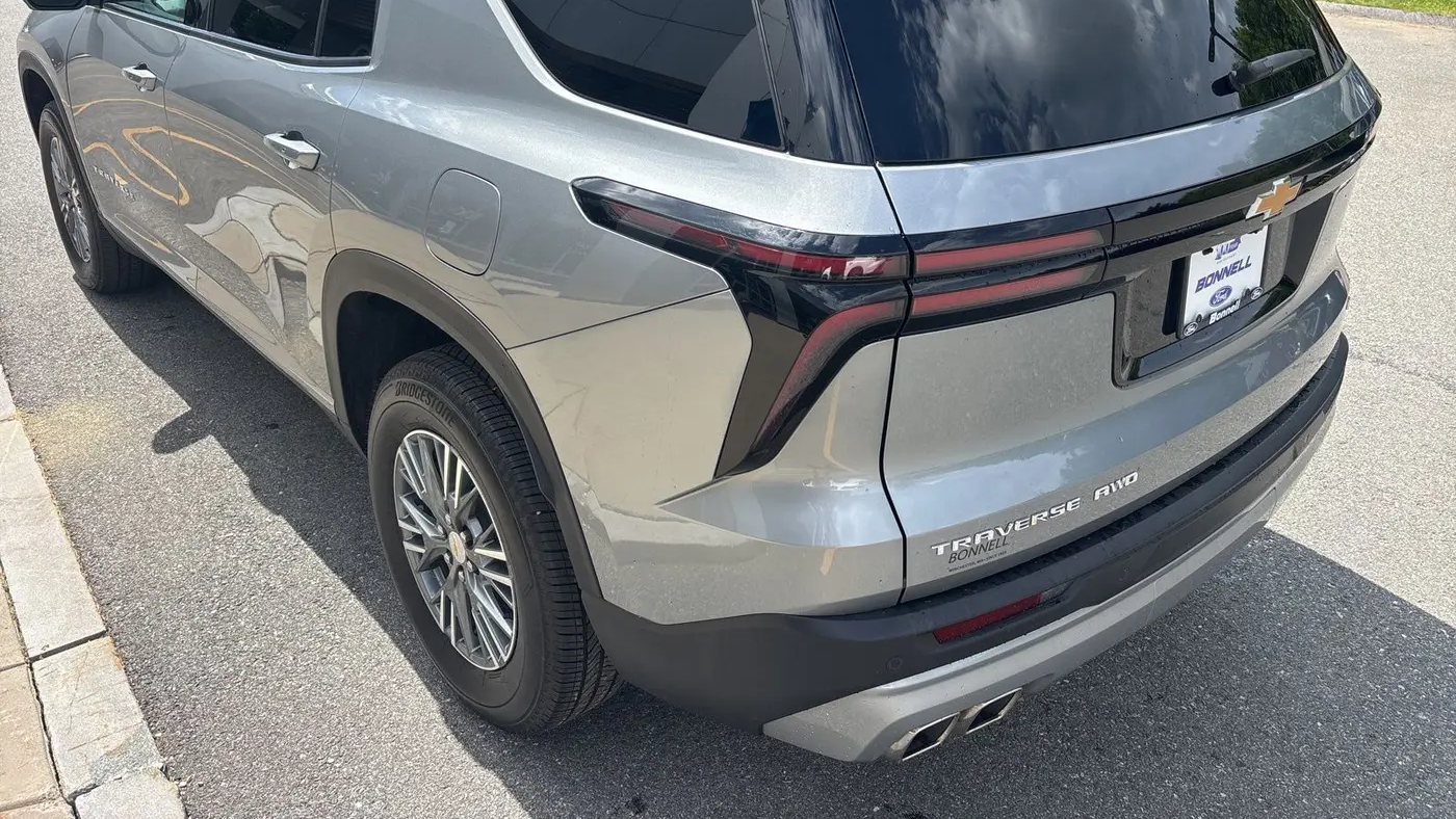 2024 Chevrolet Traverse LT