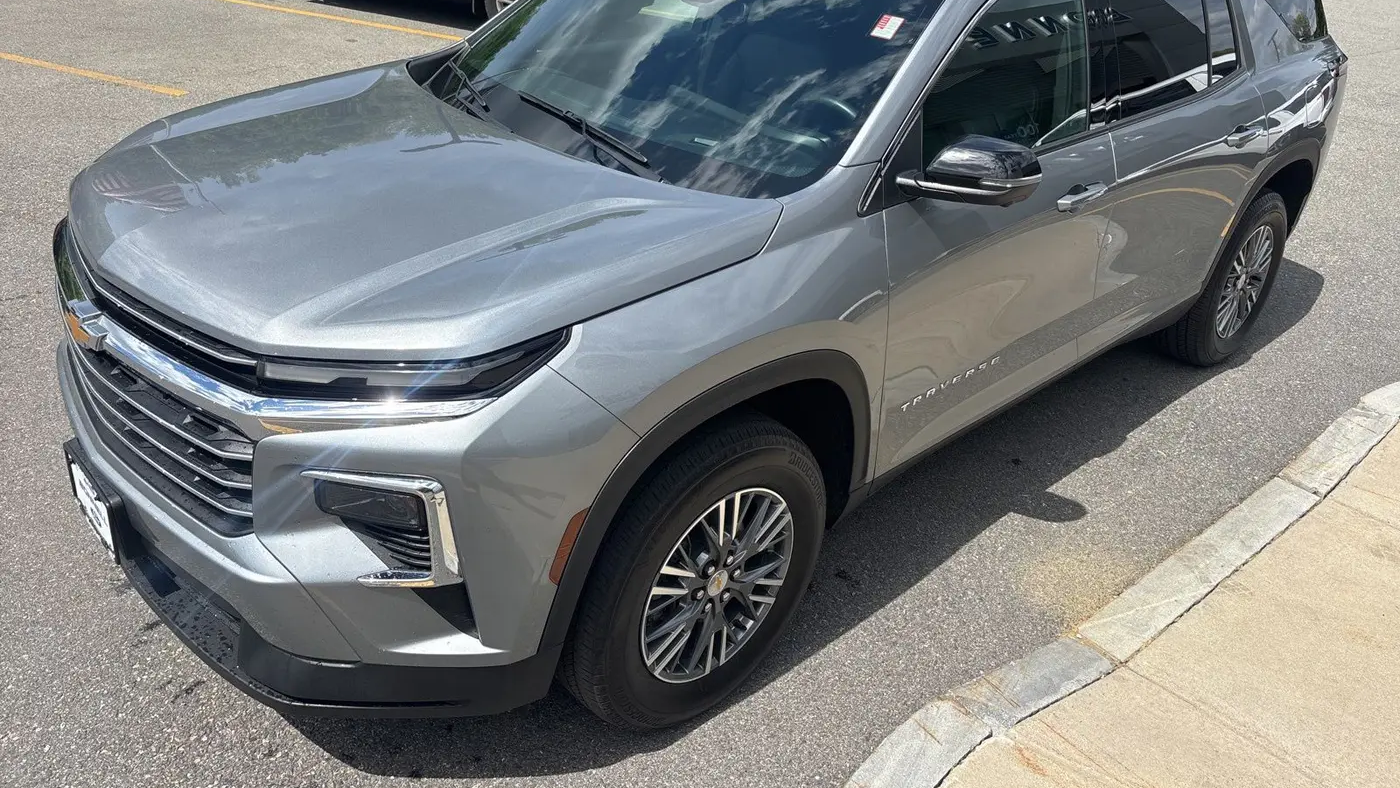 2024 Chevrolet Traverse LT