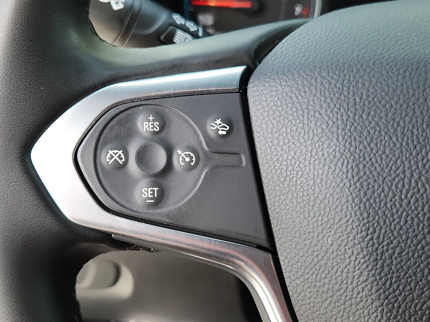 2023 Chevrolet Traverse - $27,502