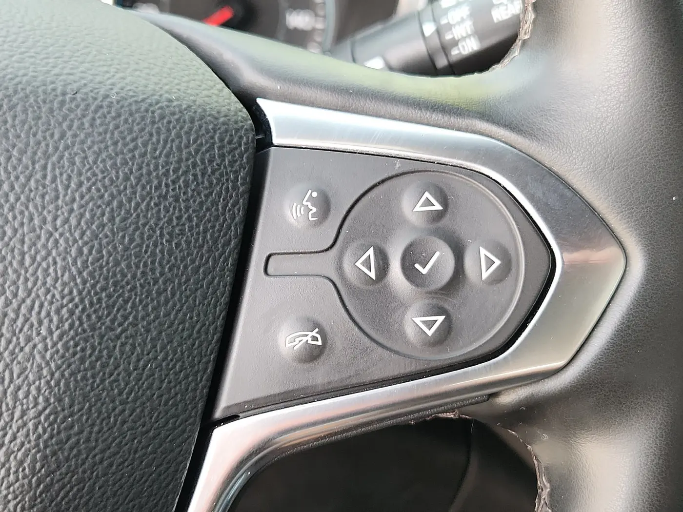 2023 Chevrolet Traverse - $27,502