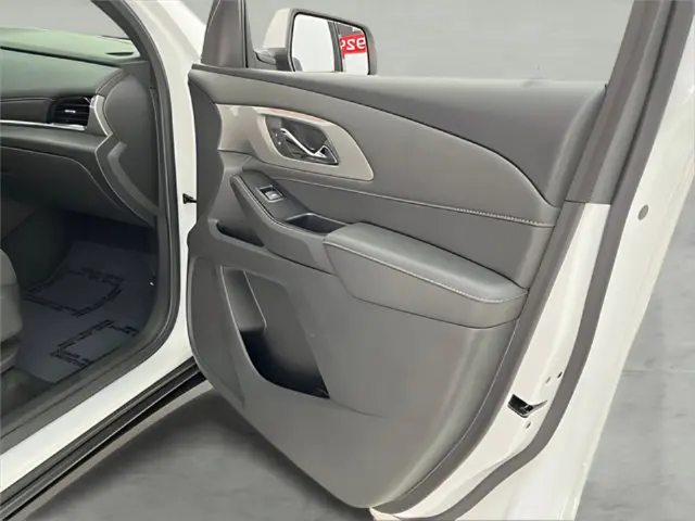 2023 Chevrolet Traverse - $28,996