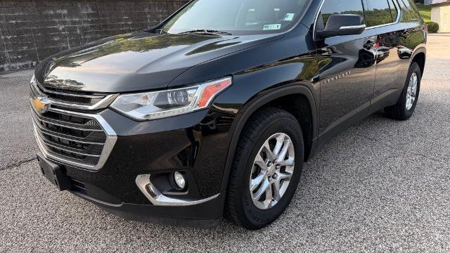 Preowned 2021 Chevrolet Traverse LT Cloth for Sale