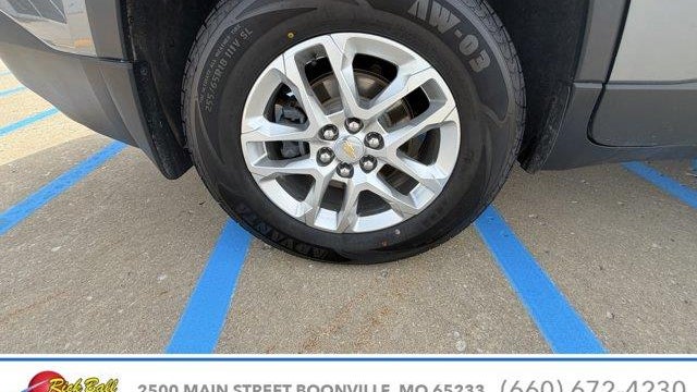 2021 Chevrolet Traverse LT Cloth