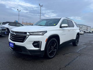 2023 Chevrolet Traverse with Summit White Exterior