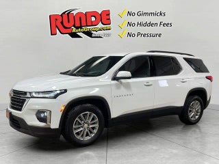 2023 Chevrolet Traverse with Summit White Exterior