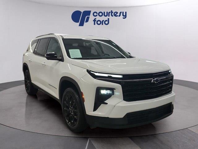 2025 Chevrolet Traverse - $42,990