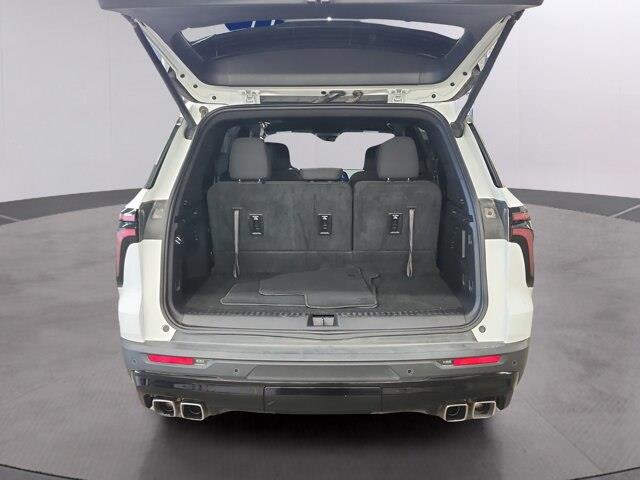 2025 Chevrolet Traverse - $42,990