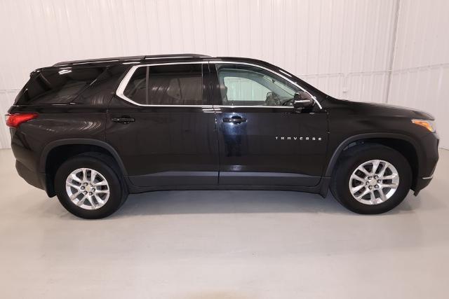 2020 Chevrolet Traverse LT Leather — photo 1 of 24