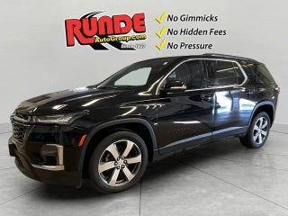 2023 Chevrolet Traverse with Mosaic Black Metallic Exterior