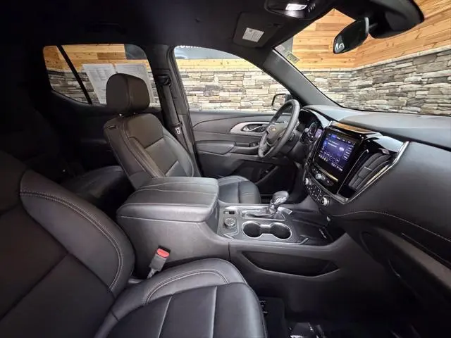 2023 Chevrolet Traverse - $31,999