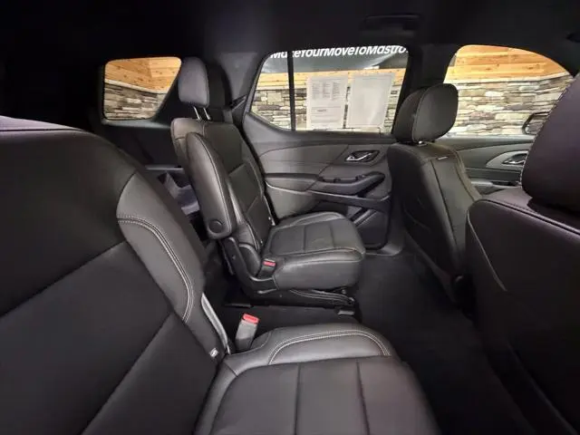 2023 Chevrolet Traverse - $31,999