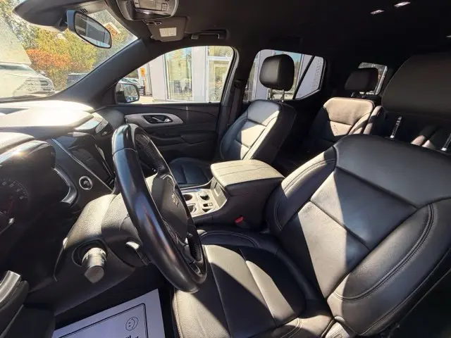 2022 Chevrolet Traverse - $23,495