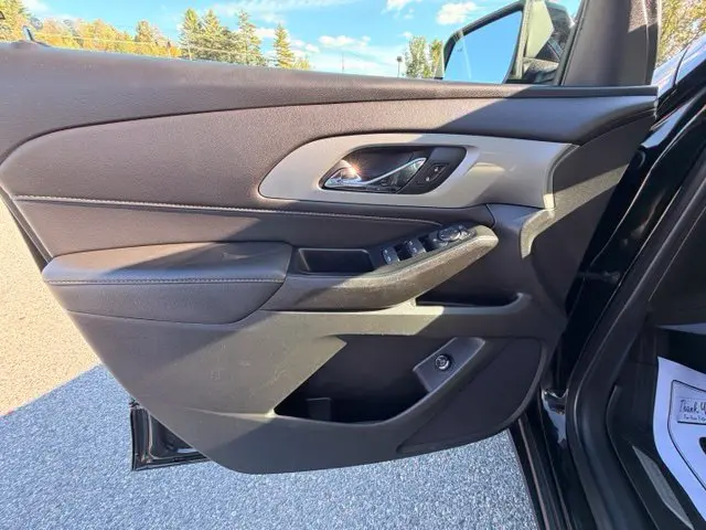 2022 Chevrolet Traverse - $23,495
